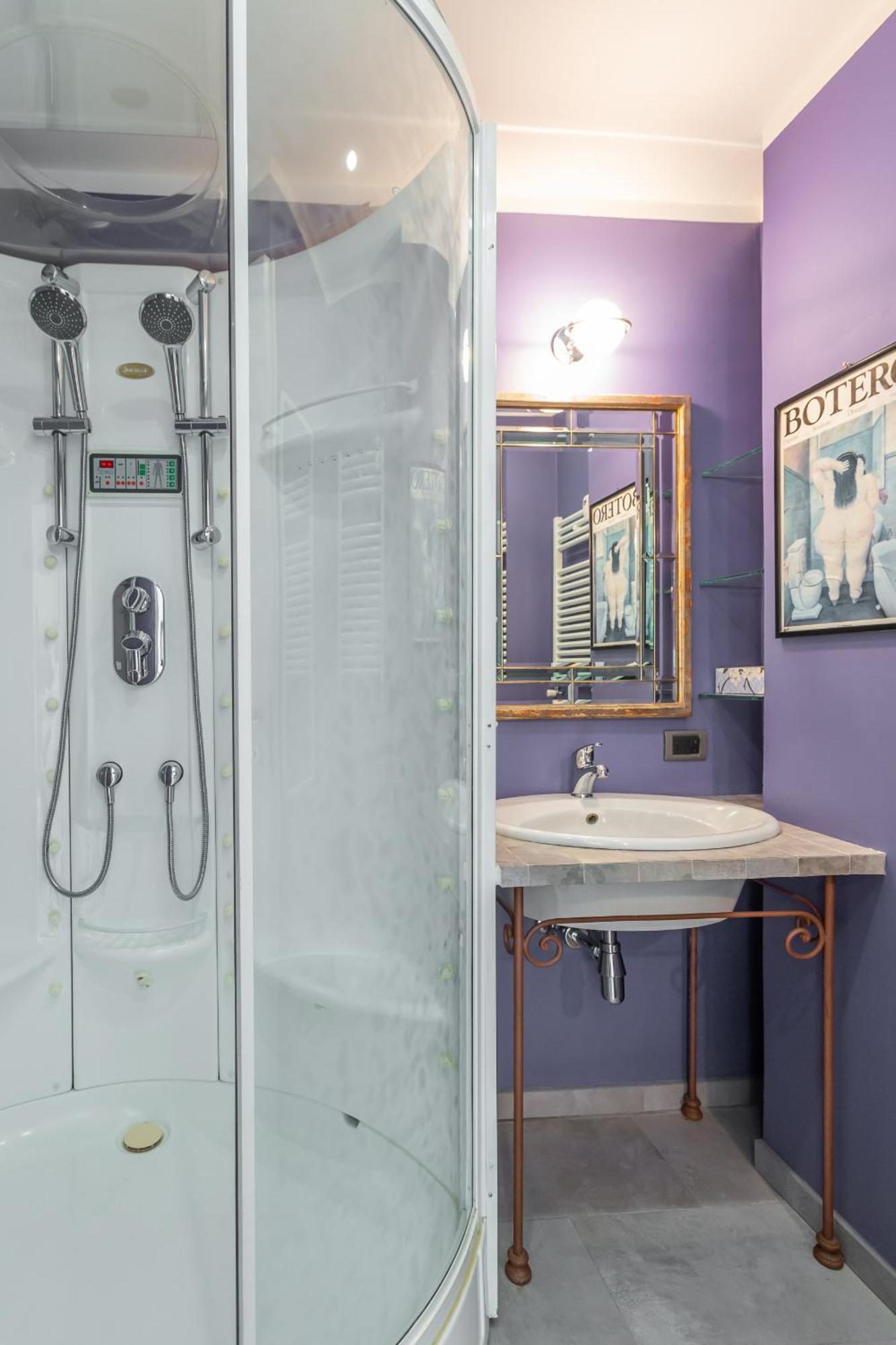 Spacious 4 Bdr With Parking Apartment Rome