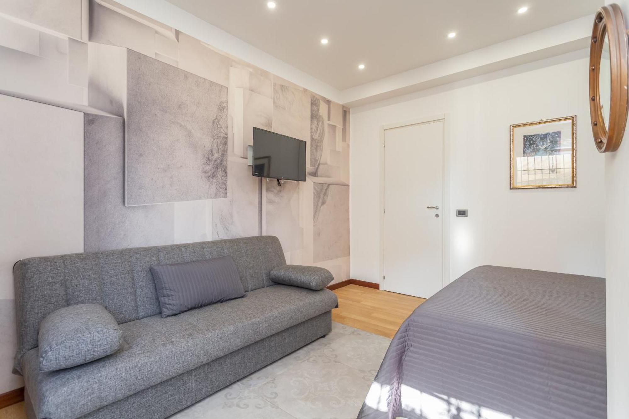 Spacious 4 Bdr With Parking Apartment
