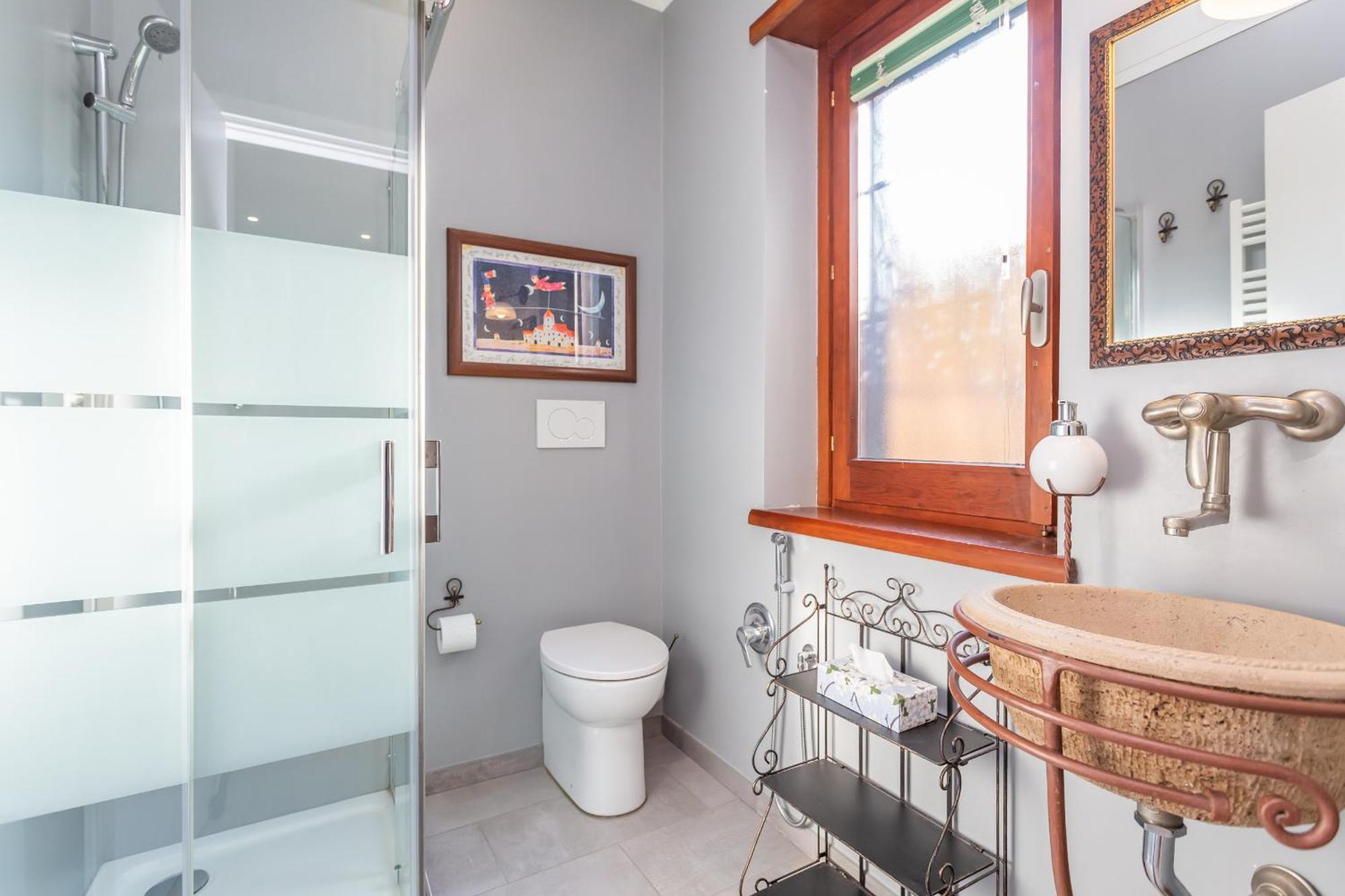 Spacious 4 Bdr With Parking Apartment